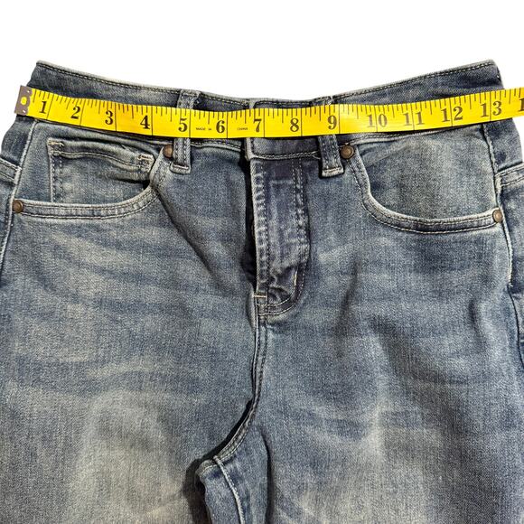 Carve Designs Women's Size 4 Medium Wash Mid-Rise Straight Leg Jeans - Picture 6 of 10